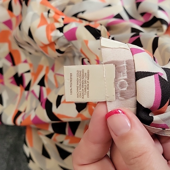 LOFT Bubble Sleeve Blouse in Geo Print - Picture 7 of 10